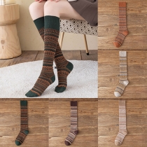 Retro Style Contrast Color Wave Stripe Printed Socks