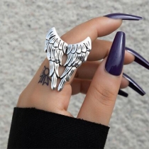 Retro Style Angel Wing Ring